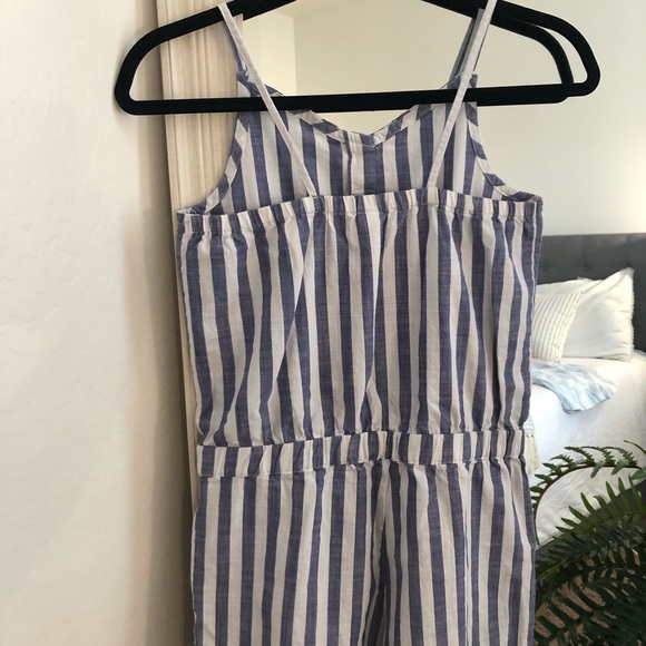 Two adorable Rompers - Picture 7 of 8